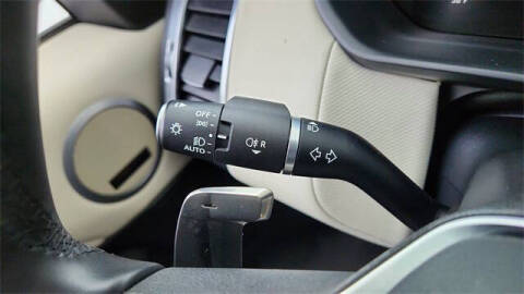 2024 Land Rover Discovery P300 Dynamic SE