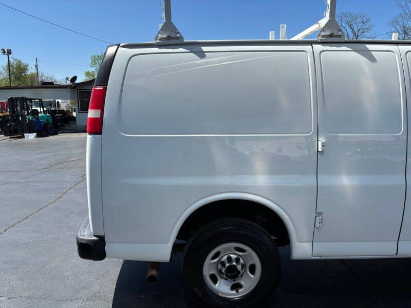 2015 Chevrolet Express Cargo Work Van - Photo 10