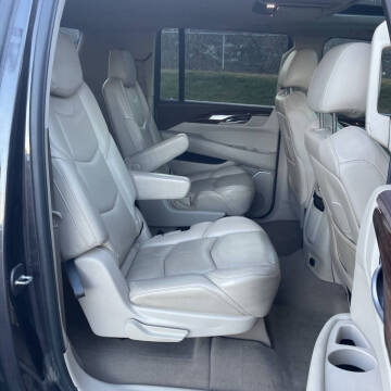 2017 Cadillac Escalade ESV Premium Luxury