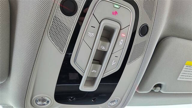 2022 Audi e-tron quattro Premium