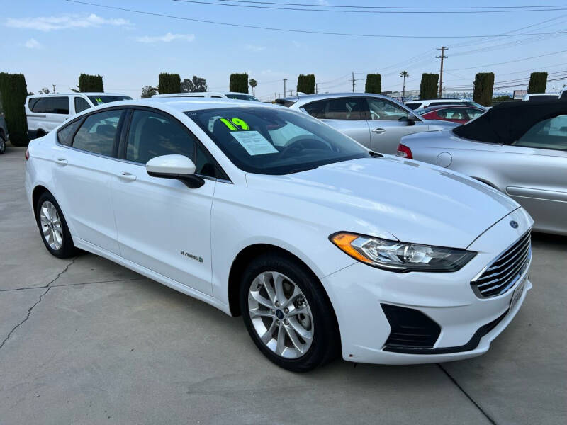 2019 Ford Fusion Hybrid SE photo 4