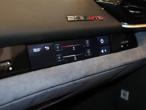 2025 Ferrari 296 GTS