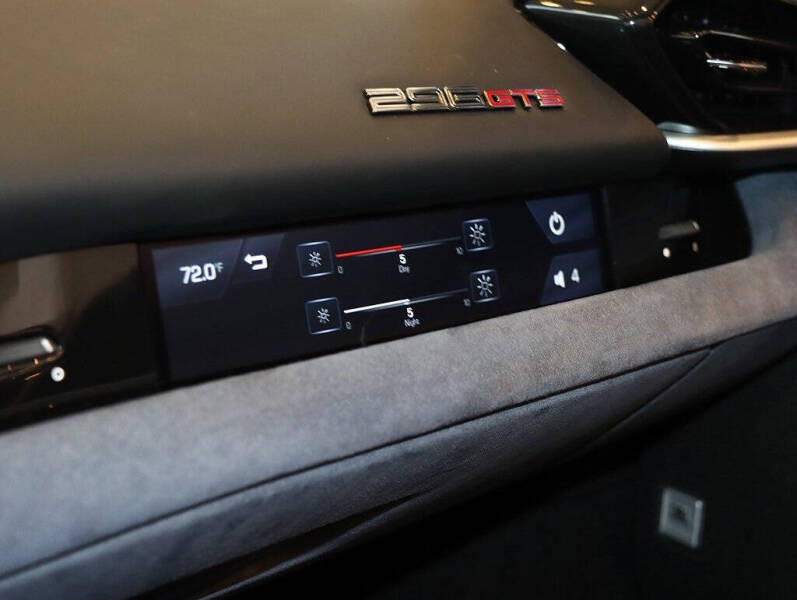 2025 Ferrari 296 GTS