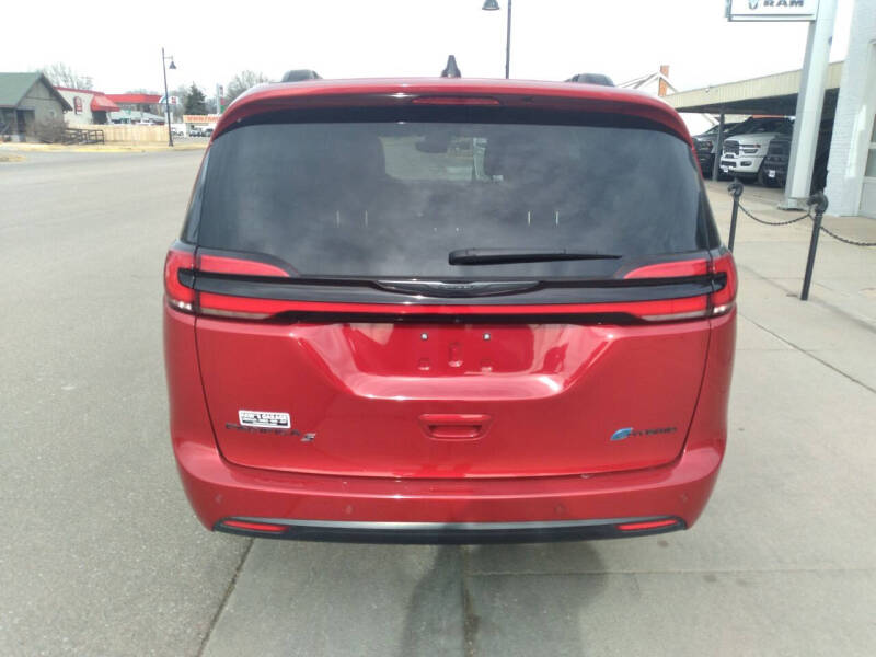 2024 Chrysler Pacifica Plug-In Hybrid Select
