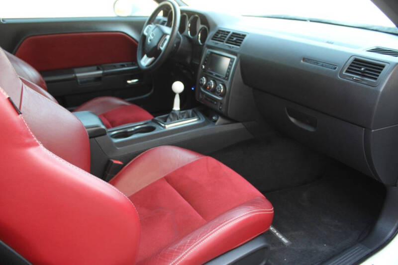 2014 Dodge Challenger R/T Plus