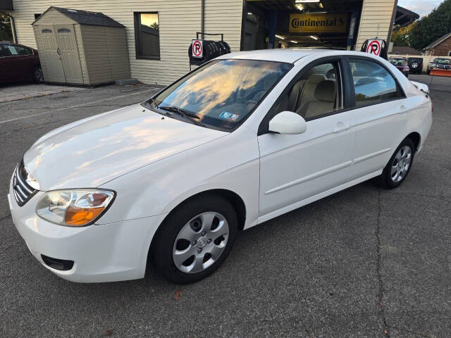 2008 Kia Spectra for sale at QUEENSGATE AUTO SALES in York, PA