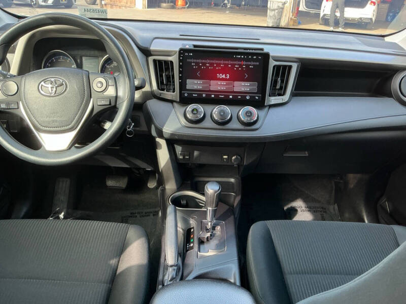 2018 Toyota RAV4 LE
