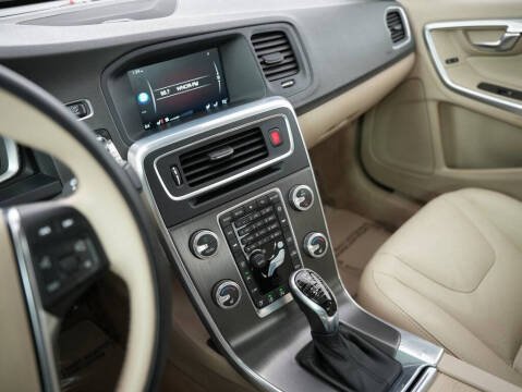 2015 Volvo S60 T5 Drive-E Platinum