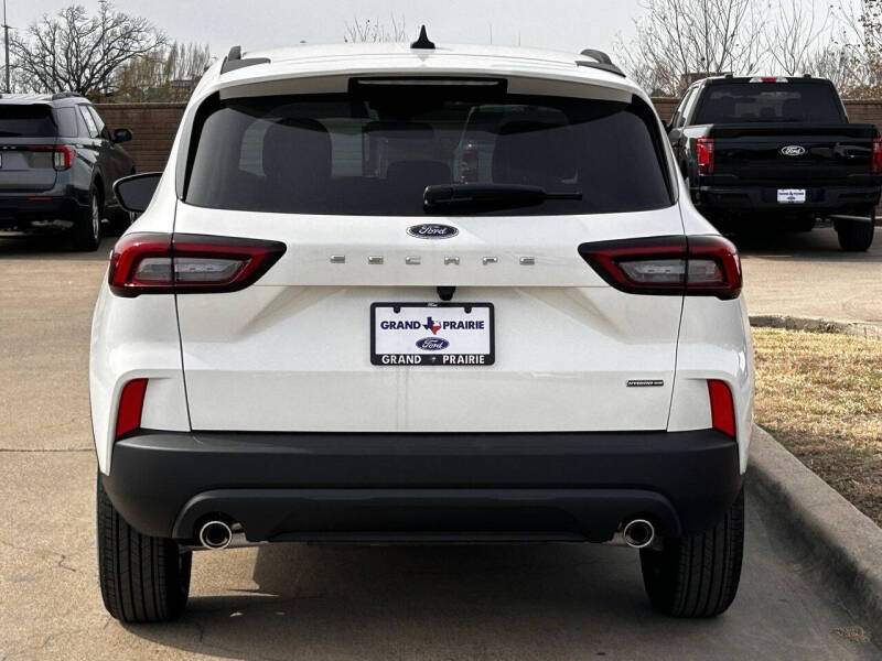 2026 Ford Escape Hybrid ST-Line Select