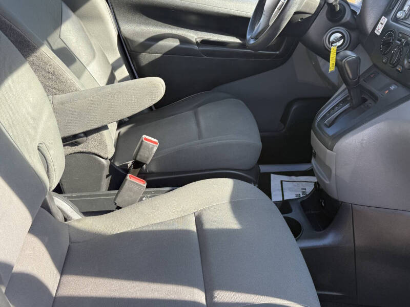 2020 Nissan NV200 SV