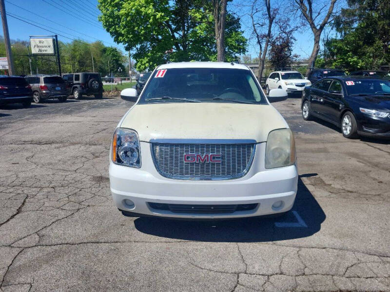 2011 GMC Yukon SLE