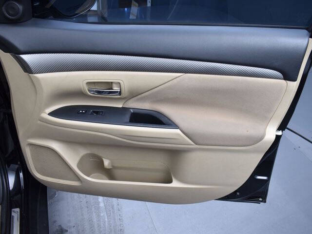 2016 Mitsubishi Outlander SE