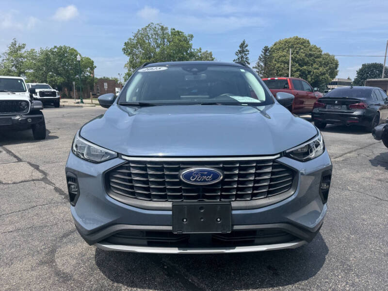 2025 Ford Escape Platinum