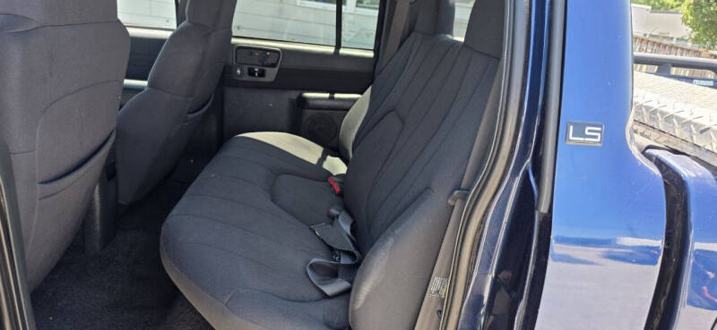 2004 Chevrolet S-10 LS
