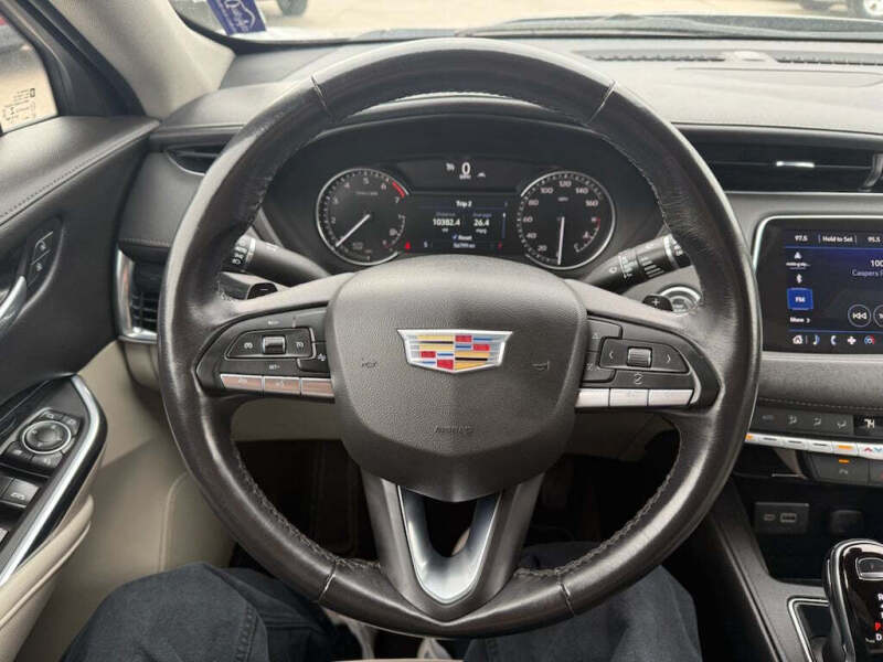 2023 Cadillac XT4 Premium Luxury