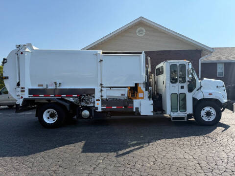 2014 Freightliner 108 SD