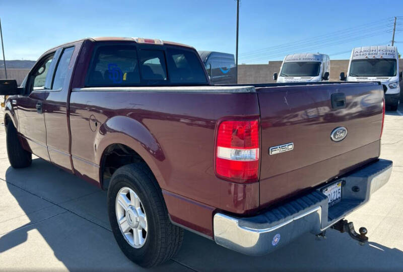 2004 Ford F-150 XLT photo 7