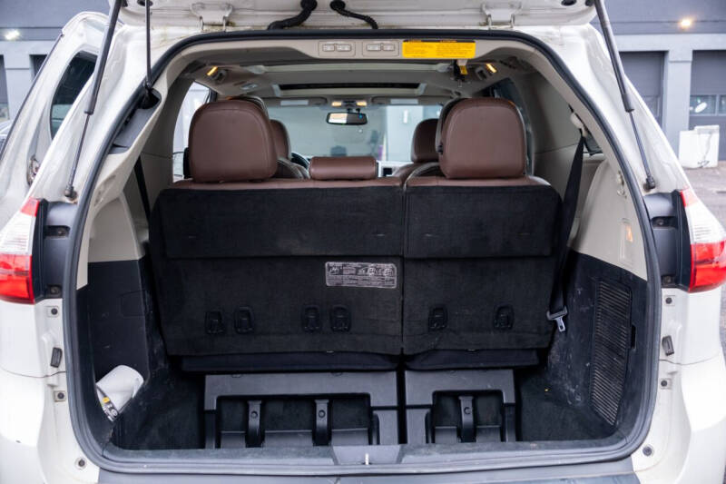 2015 Toyota Sienna Limited Premium 7-Passenger