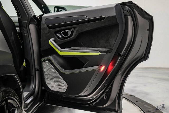 2022 Lamborghini Urus