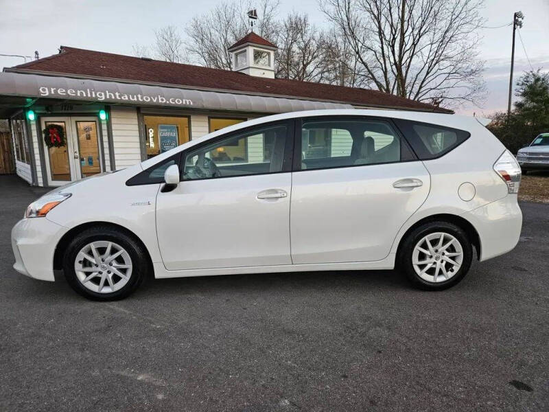 2014 Toyota Prius v Three