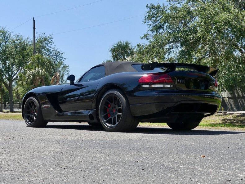 2004 Dodge Viper SRT-10
