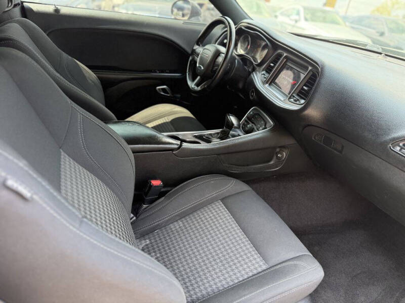 2018 Dodge Challenger SXT