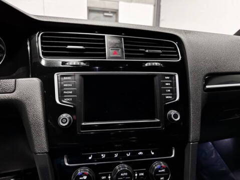 2017 Volkswagen Golf R 4Motion