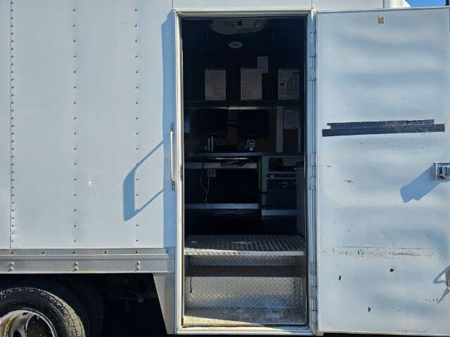 2017 Ford E-Series E-450 SD