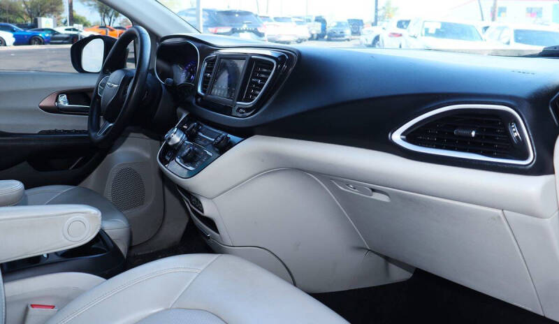 2021 Chrysler Voyager LXi