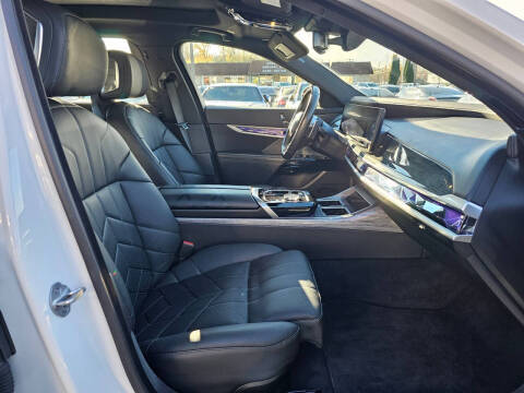 2024 BMW 7 Series 740i xDrive