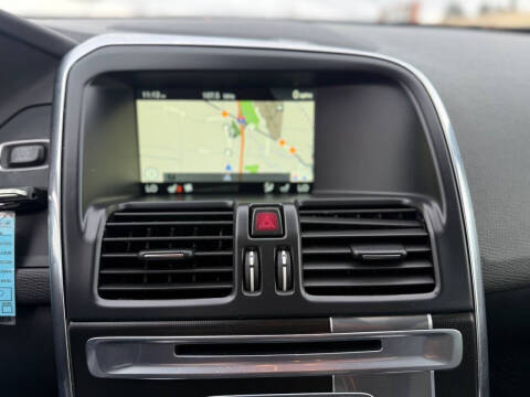 2016 Volvo XC60 T6 Drive-E R-Design Platinum