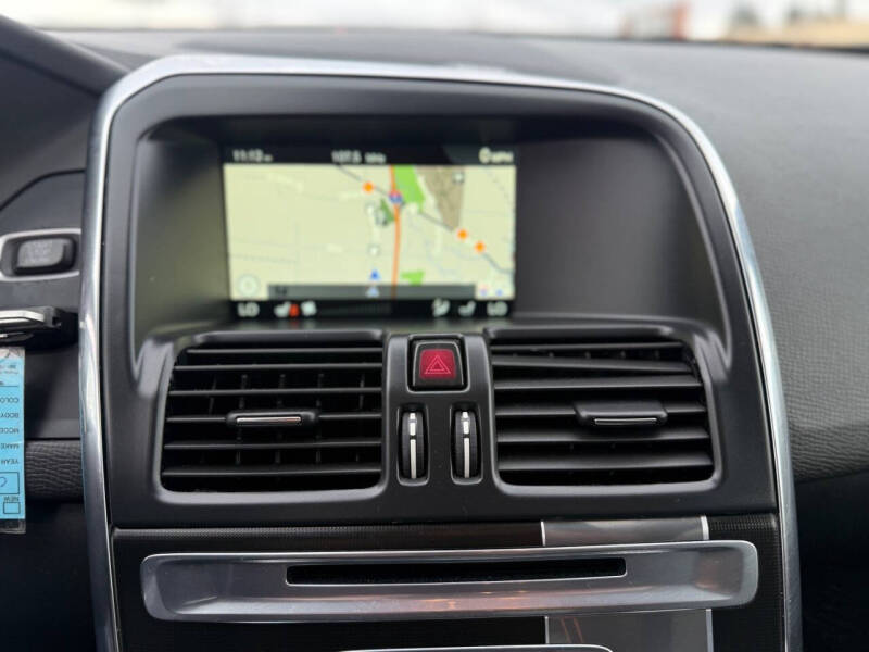 2016 Volvo XC60 T6 Drive-E R-Design Platinum