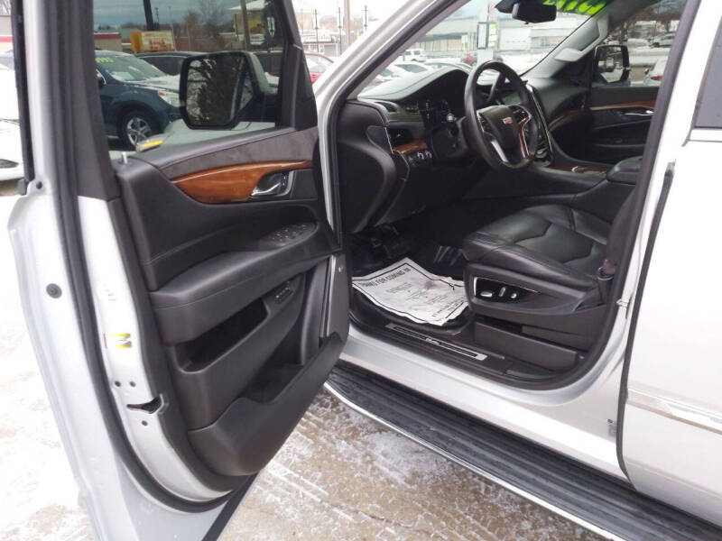 2017 Cadillac Escalade Luxury