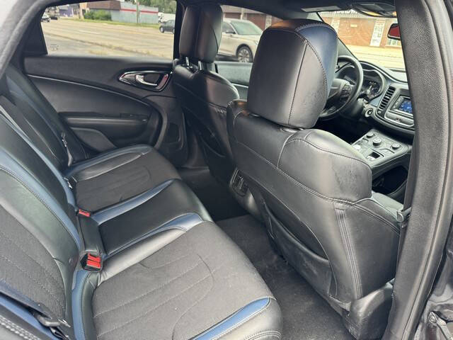 2015 Chrysler 200 S