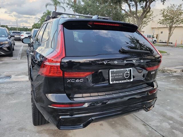 2025 Volvo XC60 B5 Ultra Dark Theme