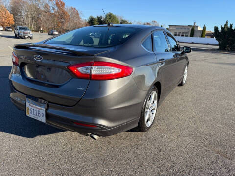 2015 Ford Fusion SE