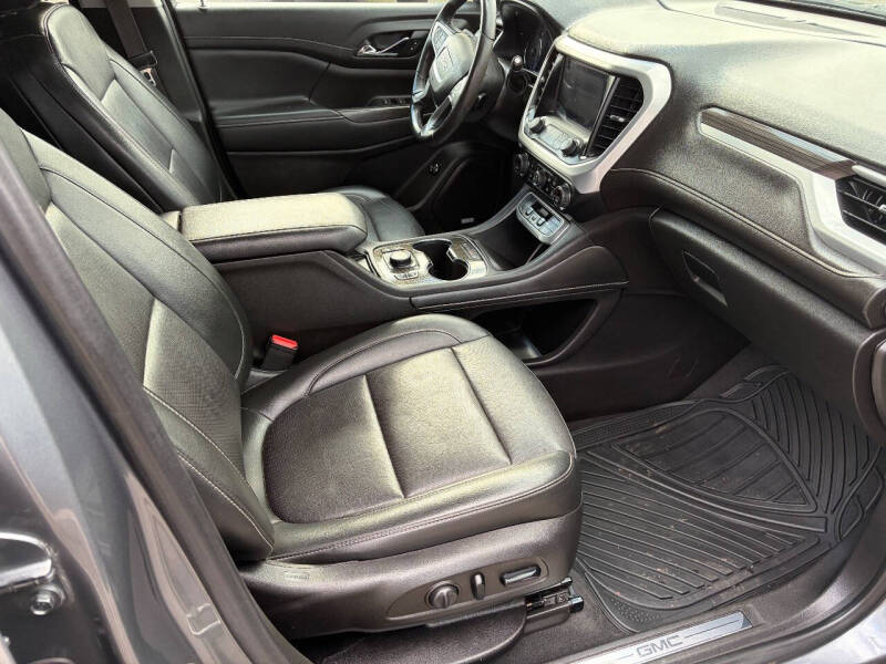 2022 GMC Acadia SLT