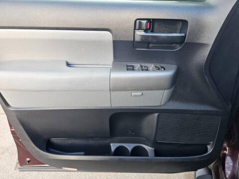 2015 Toyota Sequoia SR5