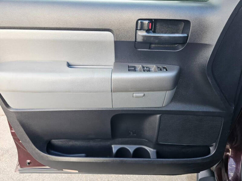 2015 Toyota Sequoia SR5