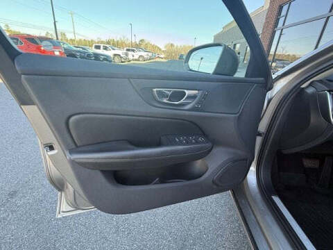 2019 Volvo S60 T5 Momentum