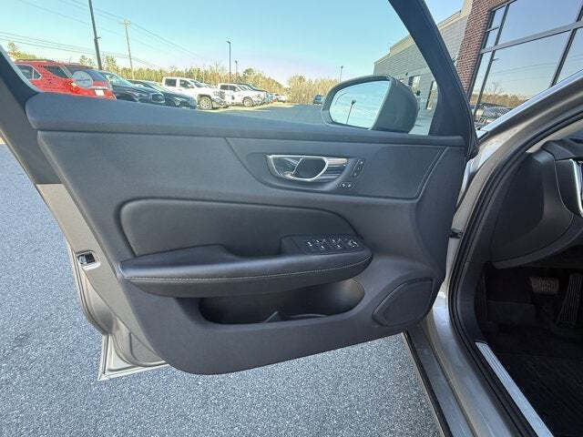 2019 Volvo S60 T5 Momentum