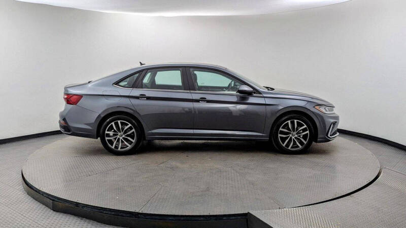 2025 Volkswagen Jetta SE