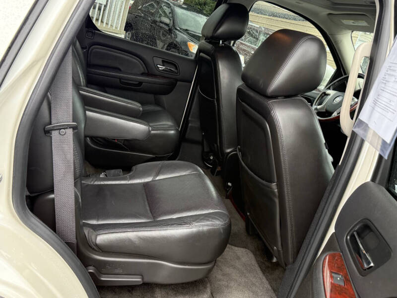 2010 Cadillac Escalade Luxury