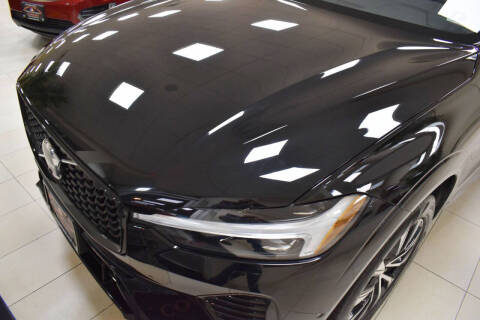 2024 Volvo XC60 B5 Plus Dark Theme