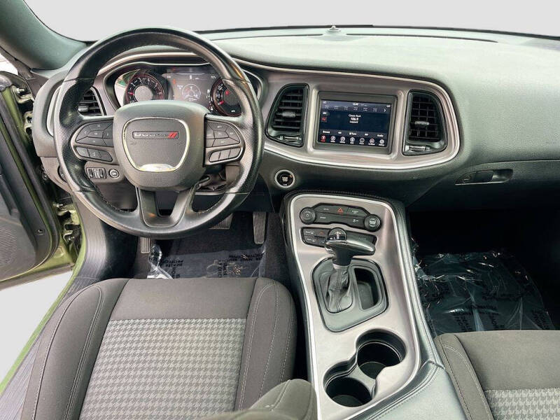 2022 Dodge Challenger SXT