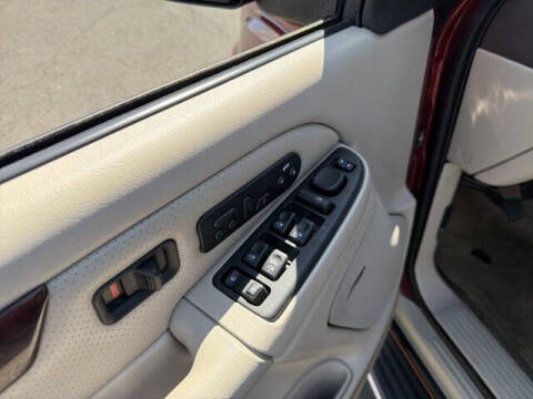 2003 Cadillac Escalade