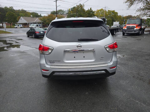 2014 Nissan Pathfinder SV