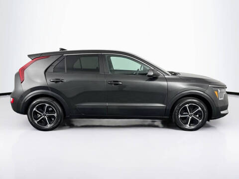 2023 Kia Niro LX
