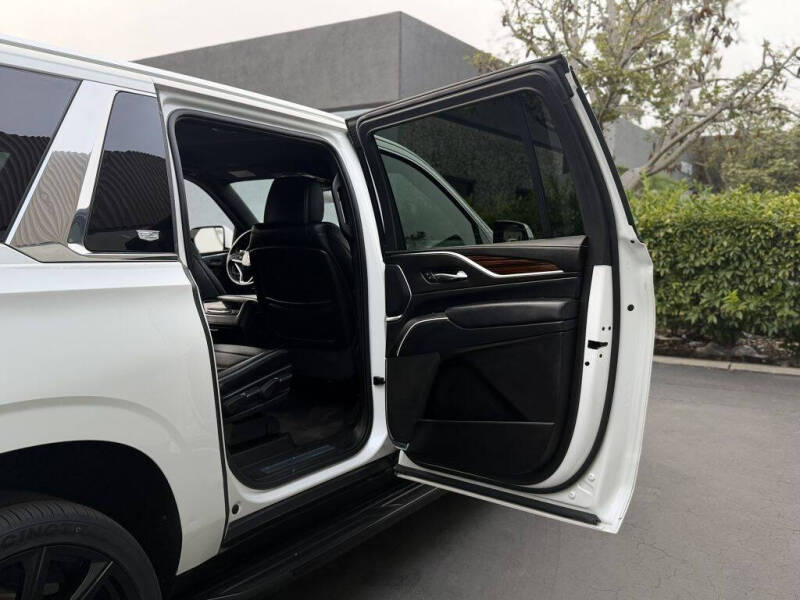 2022 Cadillac Escalade ESV Luxury