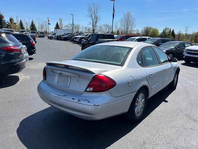 2003 Ford Taurus SE
